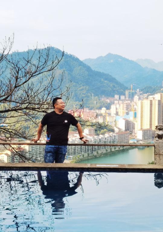 杨盛（伟的国际1946bv办公室主任）